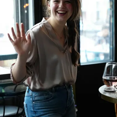 Ариана, 23